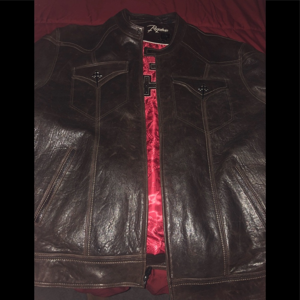 Distressed Chocolate Brown Requien